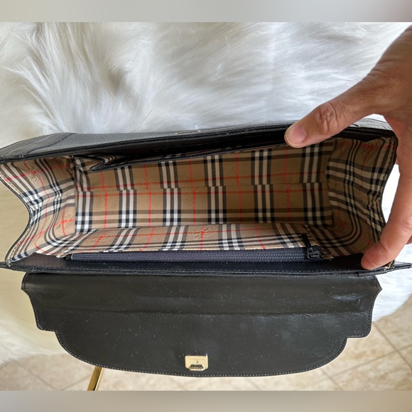 Auth Burberry EUC - Picture 9 of 17